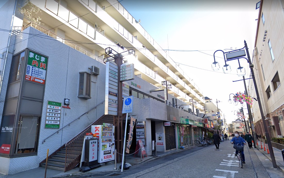 ココカラファイン薬局香里駅前店2階