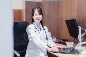 開業医の年収と手取り額は？年収アップのポイントも解説